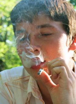 اضرار التدخين- على المراهقين اضرار التدخين- على المراهقين