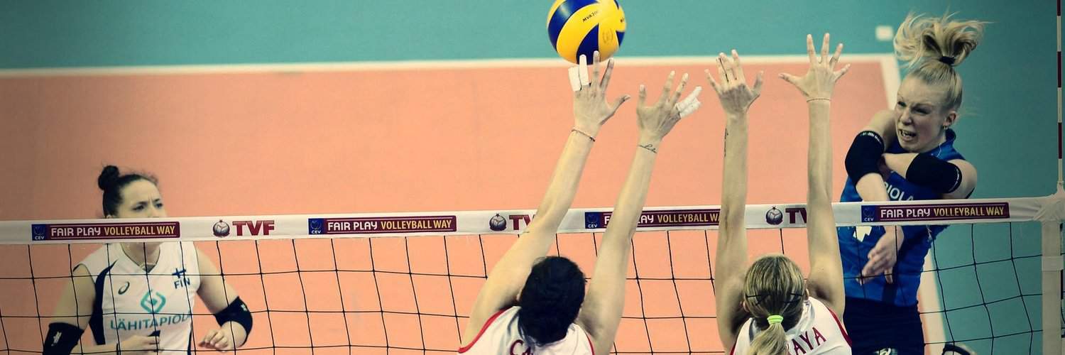 صور عن كرة الطائرة