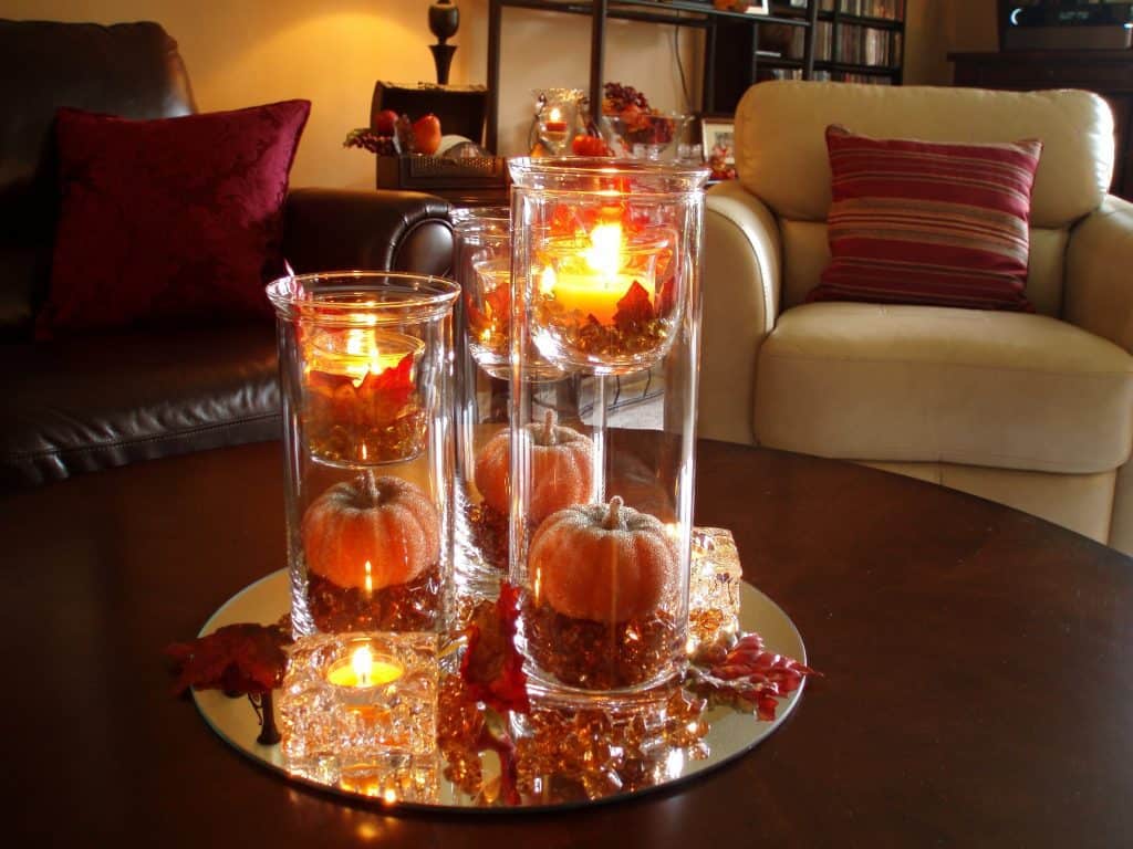 طريقة تزيين المائدة بالشموع