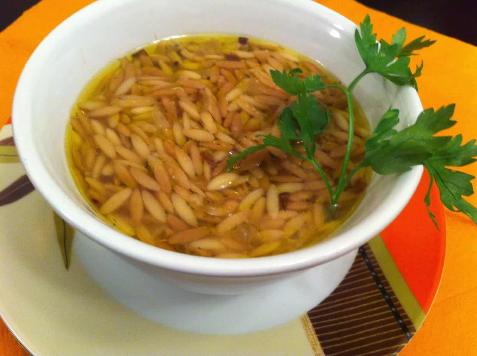 طريقة عمل شوربة لسان العصفور منال العالم
