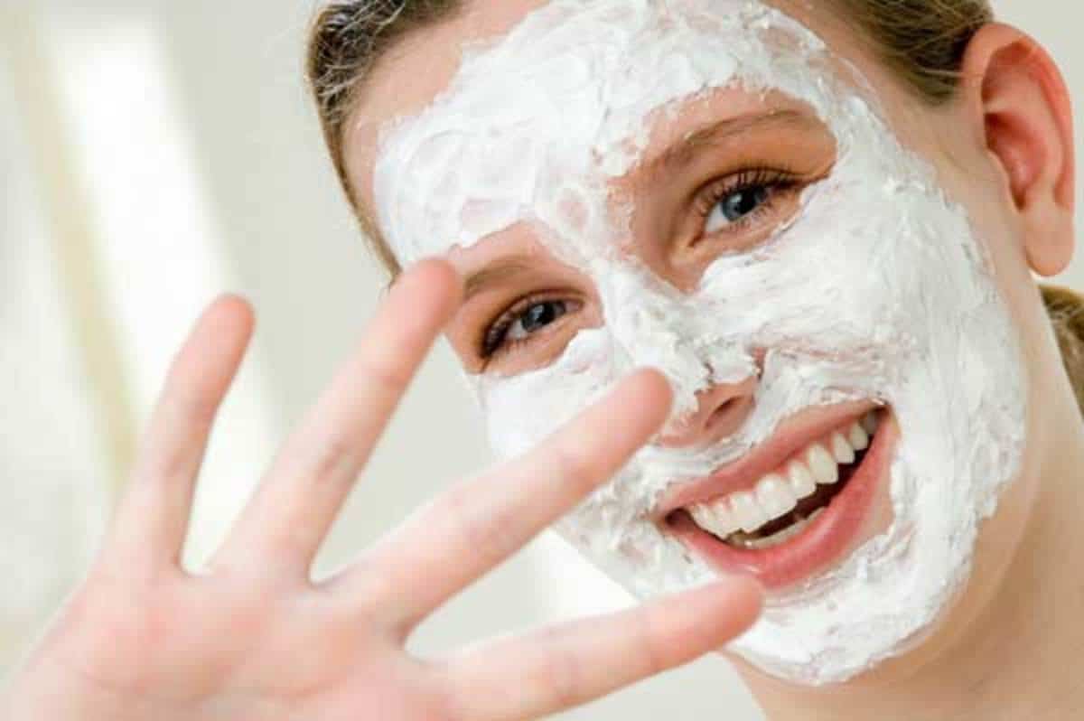 زبادي بالسكر أفضل الماسكات الطبيعية للبشرة
