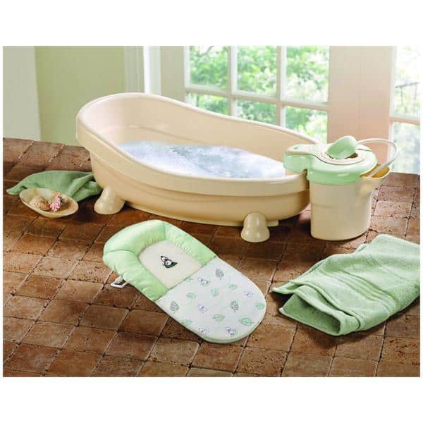 أدوات إستحمام الطفل