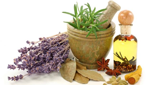 علاج الغازات الكريهة والإنتفاخ بالأعشاب
