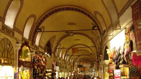 سوق بيازيت للجملة في إسطنبول