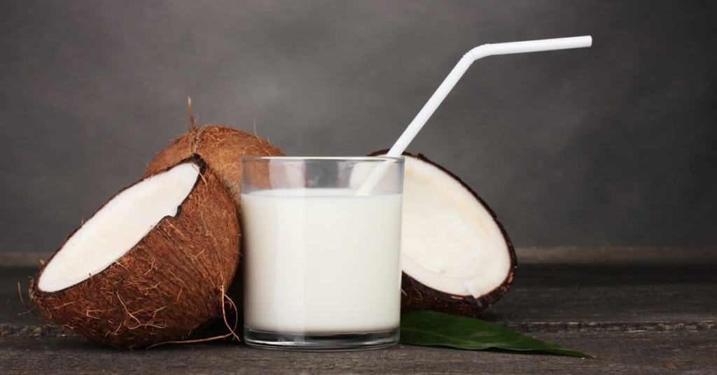 ما فائدة حليب جوز الهند وكيفية الحصول عليه ؟