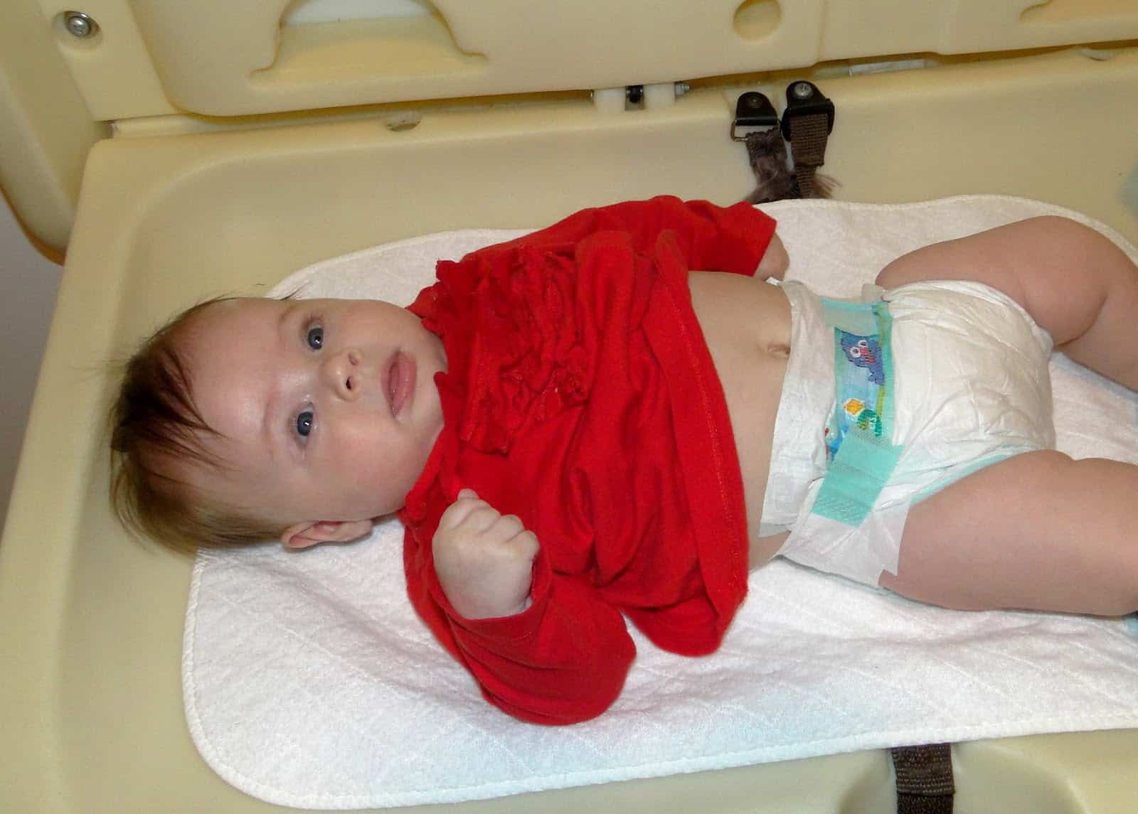 Diapered public. Diaper girl Baby маленькие. Baby Potty in diaper. Тодлер diapers
