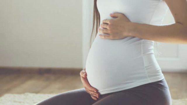 هل الشعور بوجود ألم أسفل البطن من علامات الحمل ام لا ؟