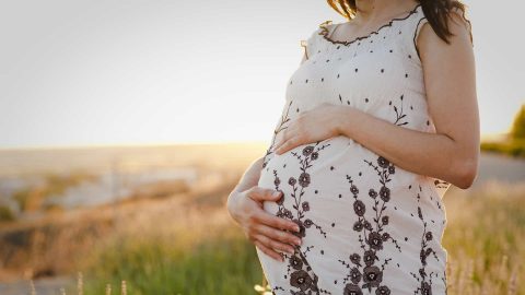 الحمل والإفرازات البيضاء : ما هي افرازات الحمل الخطيرة ؟