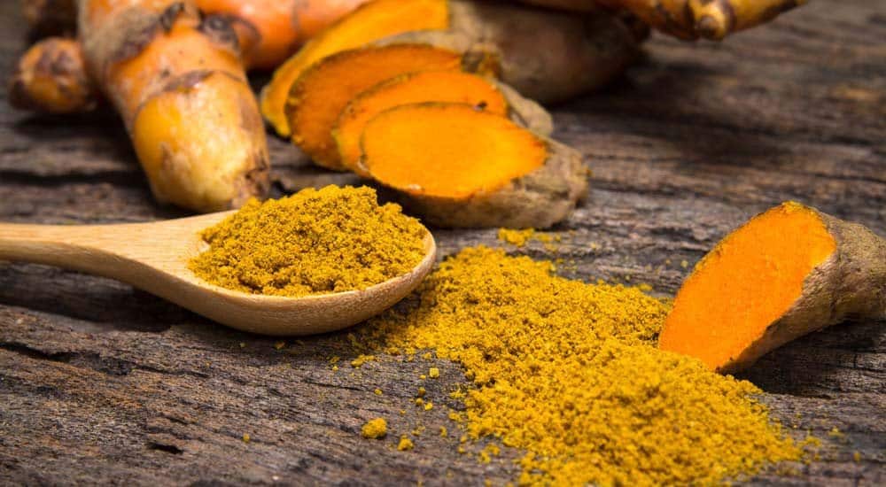 استخدام ماسك الكركم للوجه وحب الشباب والبشرة الدهنيه