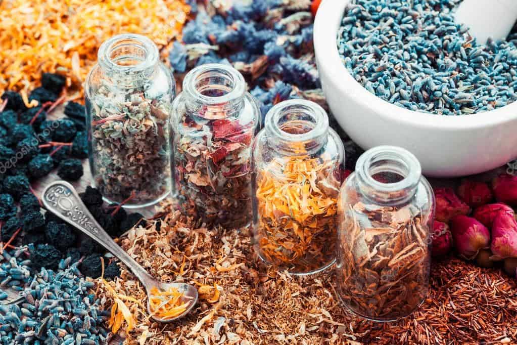 كيفية تخفيف آلام الركبة بالأعشاب