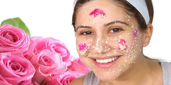 فائدة ماء الورد للوجه والبشرة