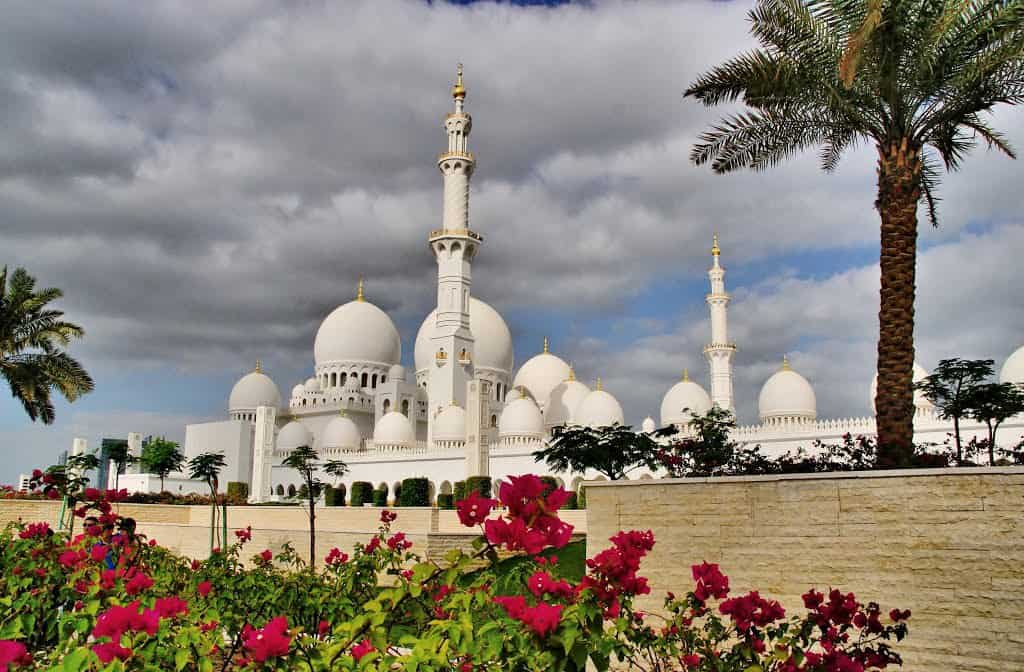 أشهر 10 معالم أبو ظبي للسياحة والترفيه ينصح بزيارتها