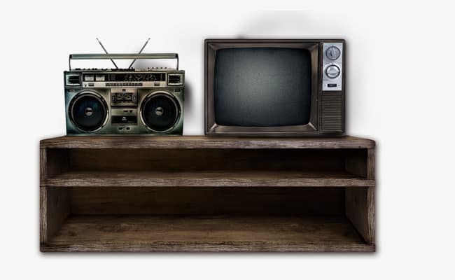 مقارنة بين التلفاز والمذياع