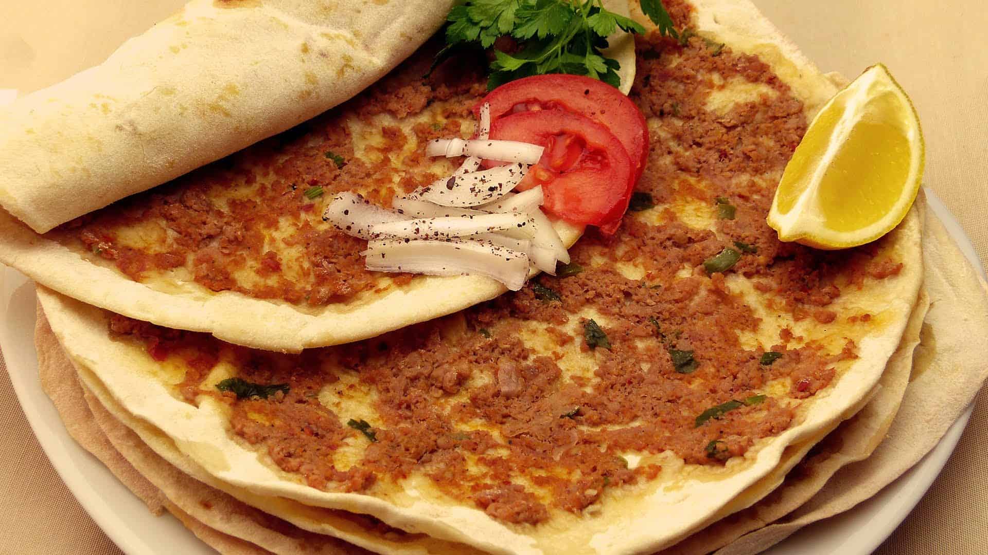 أشهر 10 أكلات سريعة تنتظركم في شوارع اسطنبول