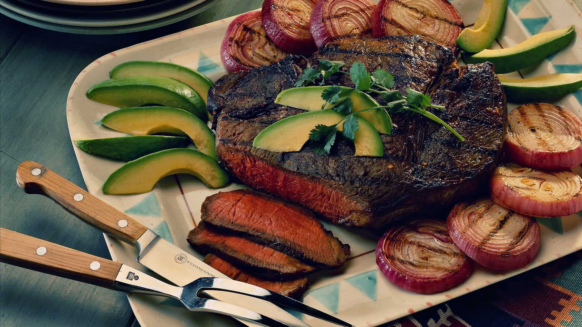 تفسير حلم الأكل مع الأقارب