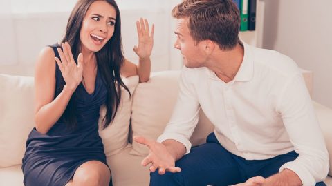 لماذا يتعمد الرجل أثارة غيرة المرأة