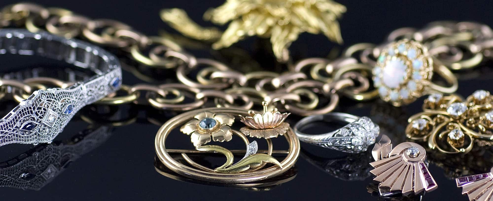 تفسير الأحلام إعطاء مجوهراتك لشخص لا تعرفه