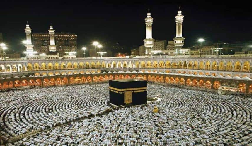 من أخر من أعاد بناء الكعبة