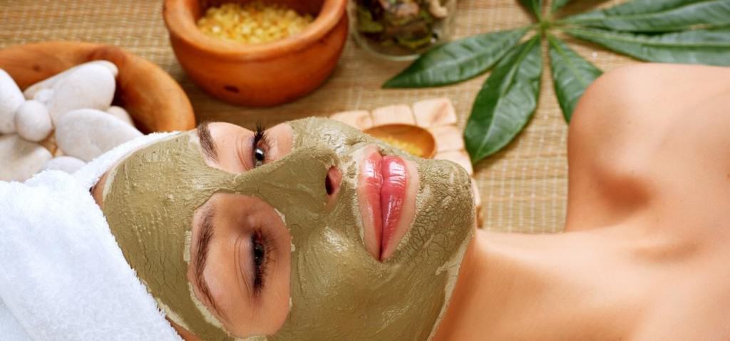 وصفات طبيعية لتقشير البشرة الدهنية