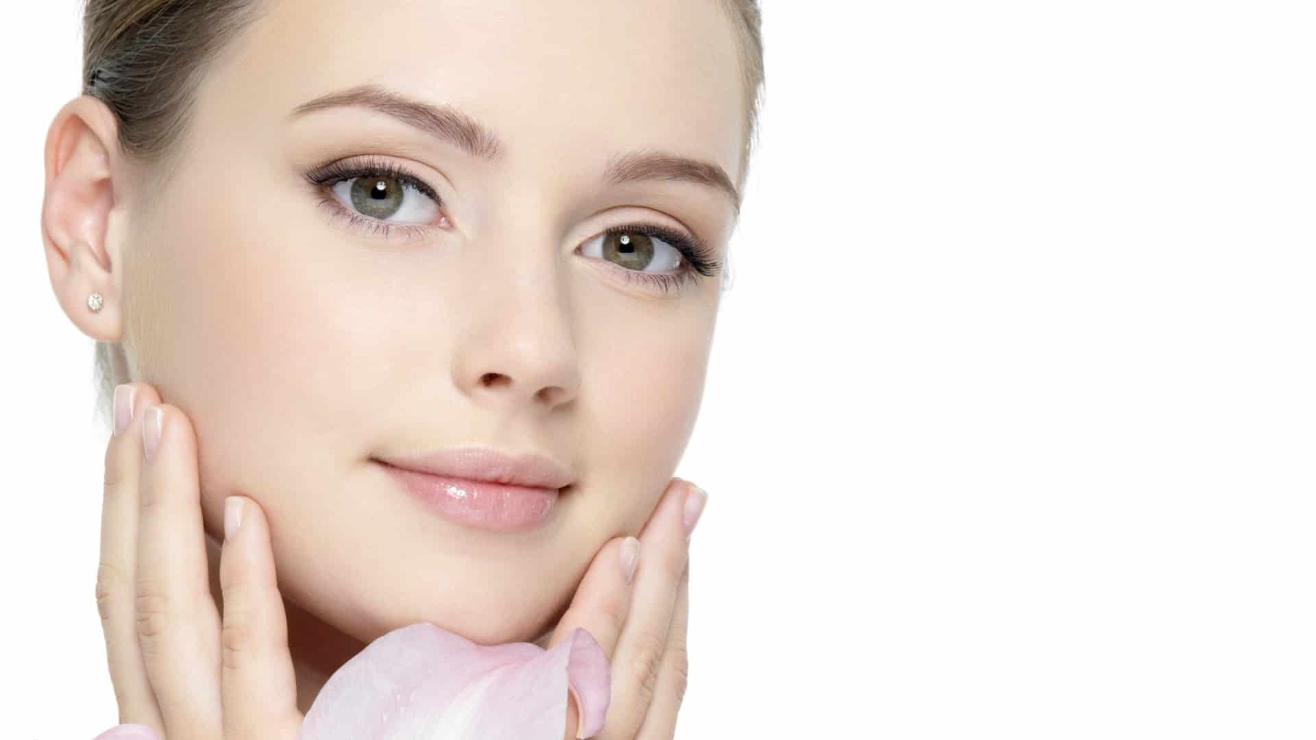 العناية اليومية بالبشرة الدهنية مجربه ومضمونه