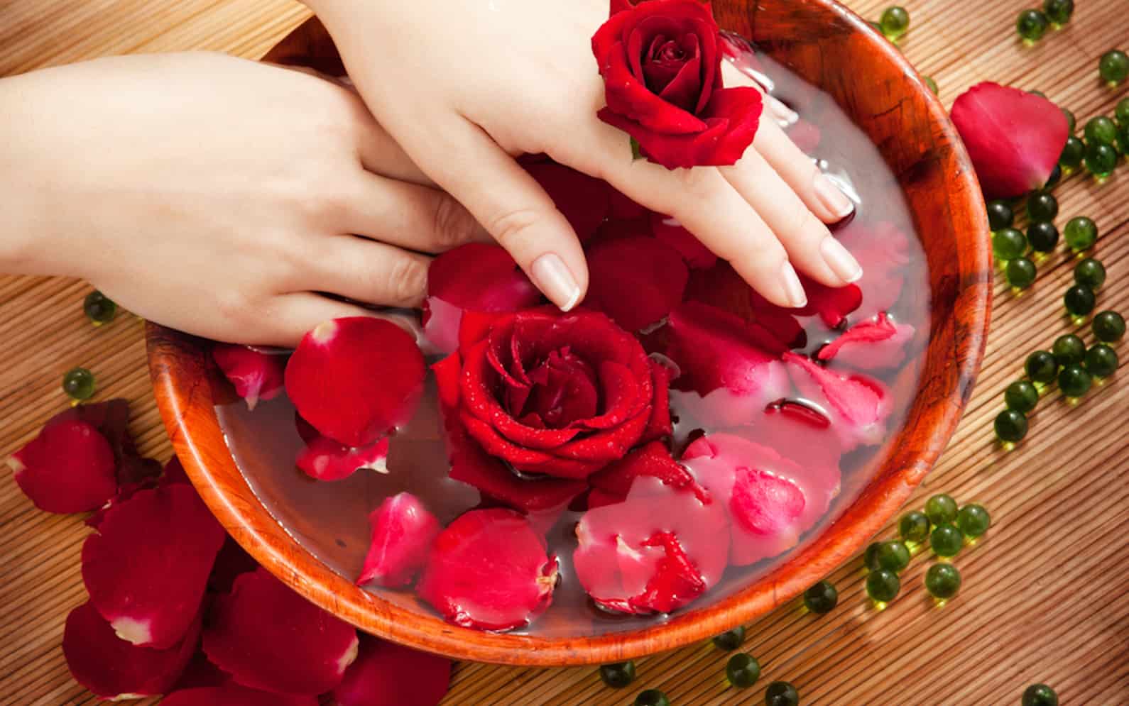 فوائد ماء الورد وطريقه تحضيره