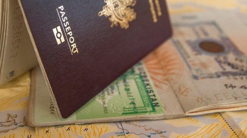 الفرق بين تأشيرة الخروج والعودة المفردة والمتعددة