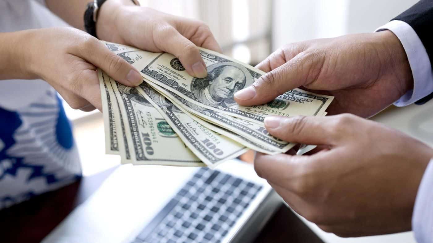 كم دولار بالريال السعودي