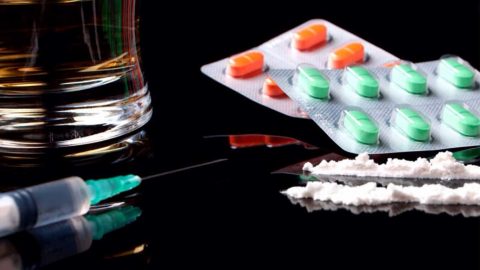 بحث عن المخدرات مع المراجع والفهرس