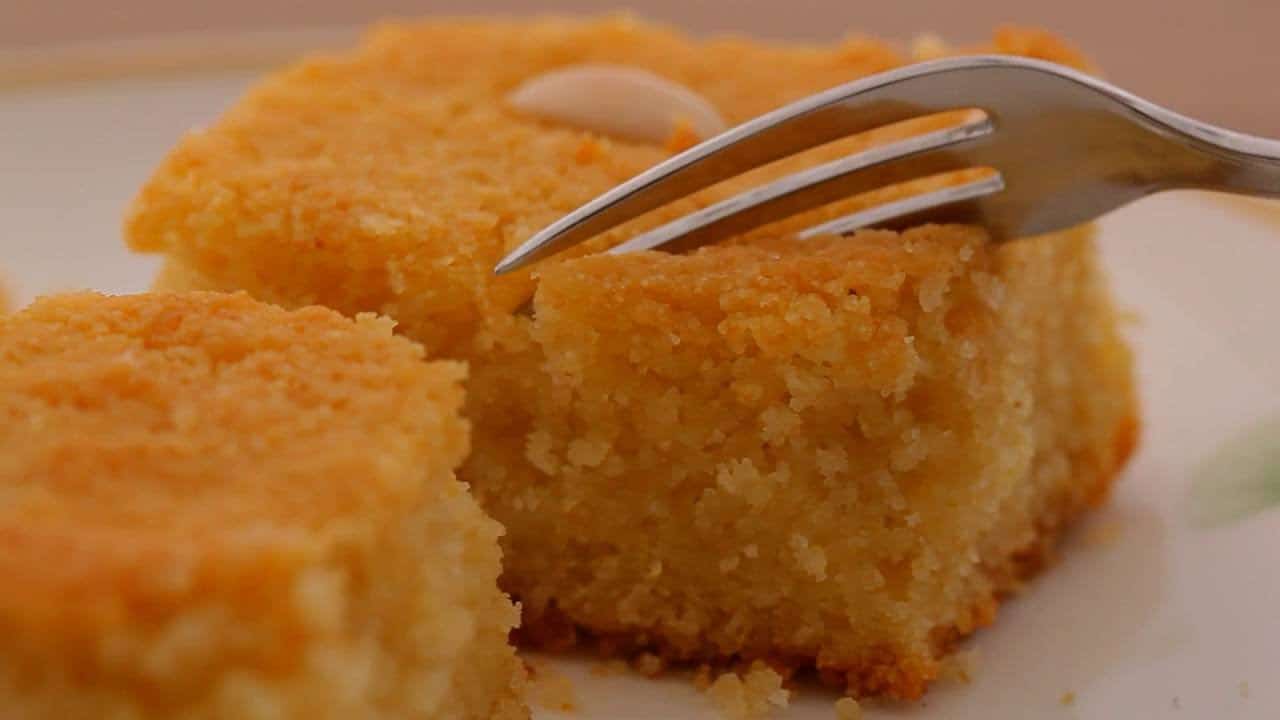 طريقة عمل البسبوسة المصرية مثل المحلات سهلة وسريعة