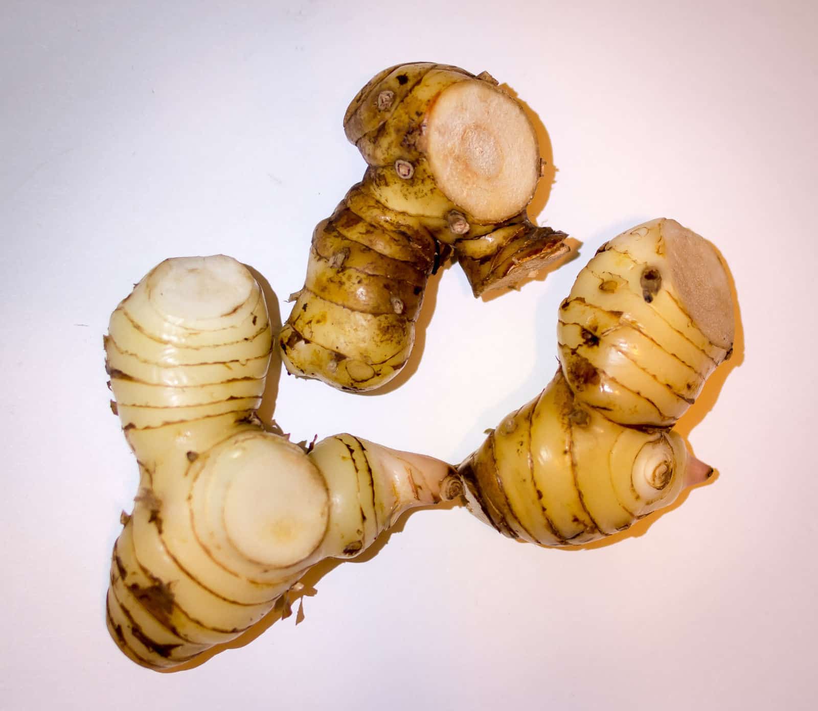 ما هي فوائد الخولنجان للصحة والبشرة والشعر وطريقه استخدامه