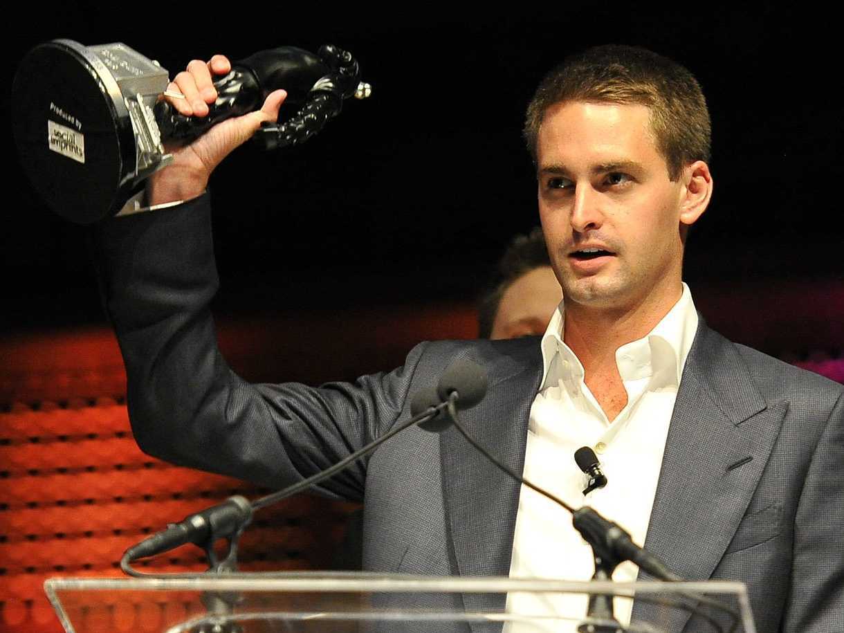 ما هي انجازات ايفان شبيغل Evan Spiegel