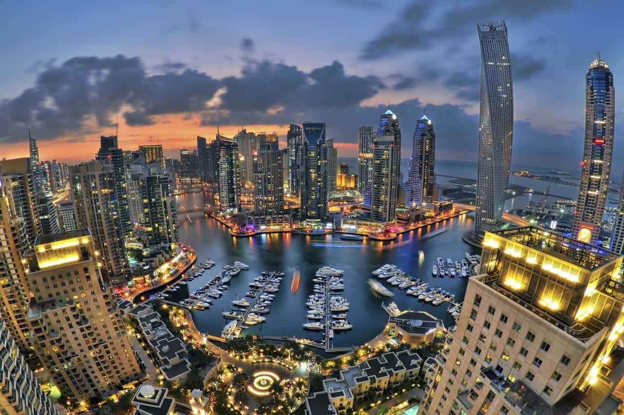 كيف تجد عقد عمل الأمارات