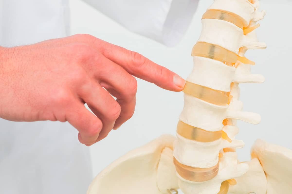 علاج الام اسفل الظهر بالاعشاب