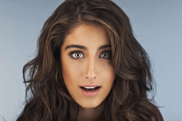 الممثلة هازال كايا الممثلة هازال كايا