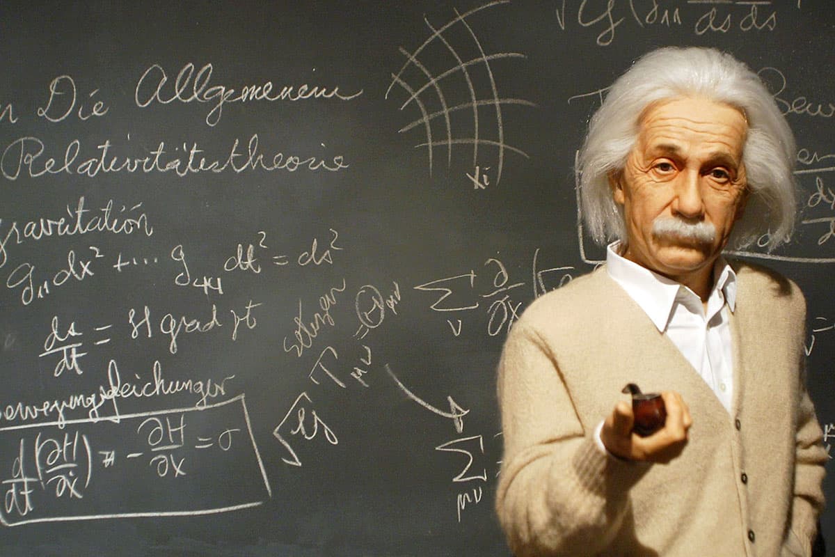 أسماء أشهر اعمال وعلماء