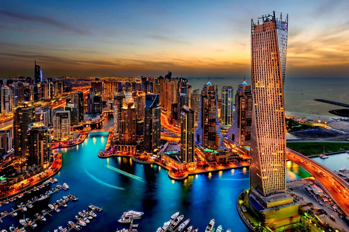 قصيدة عن الامارات