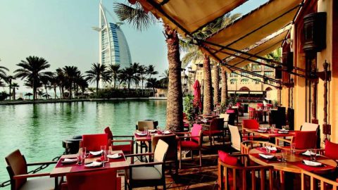 أشهر مطاعم ٢٤ ساعة في دبي