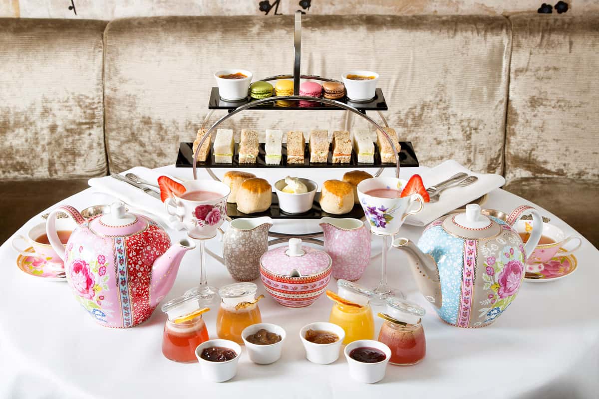 موضوع عن حفلات الشاي