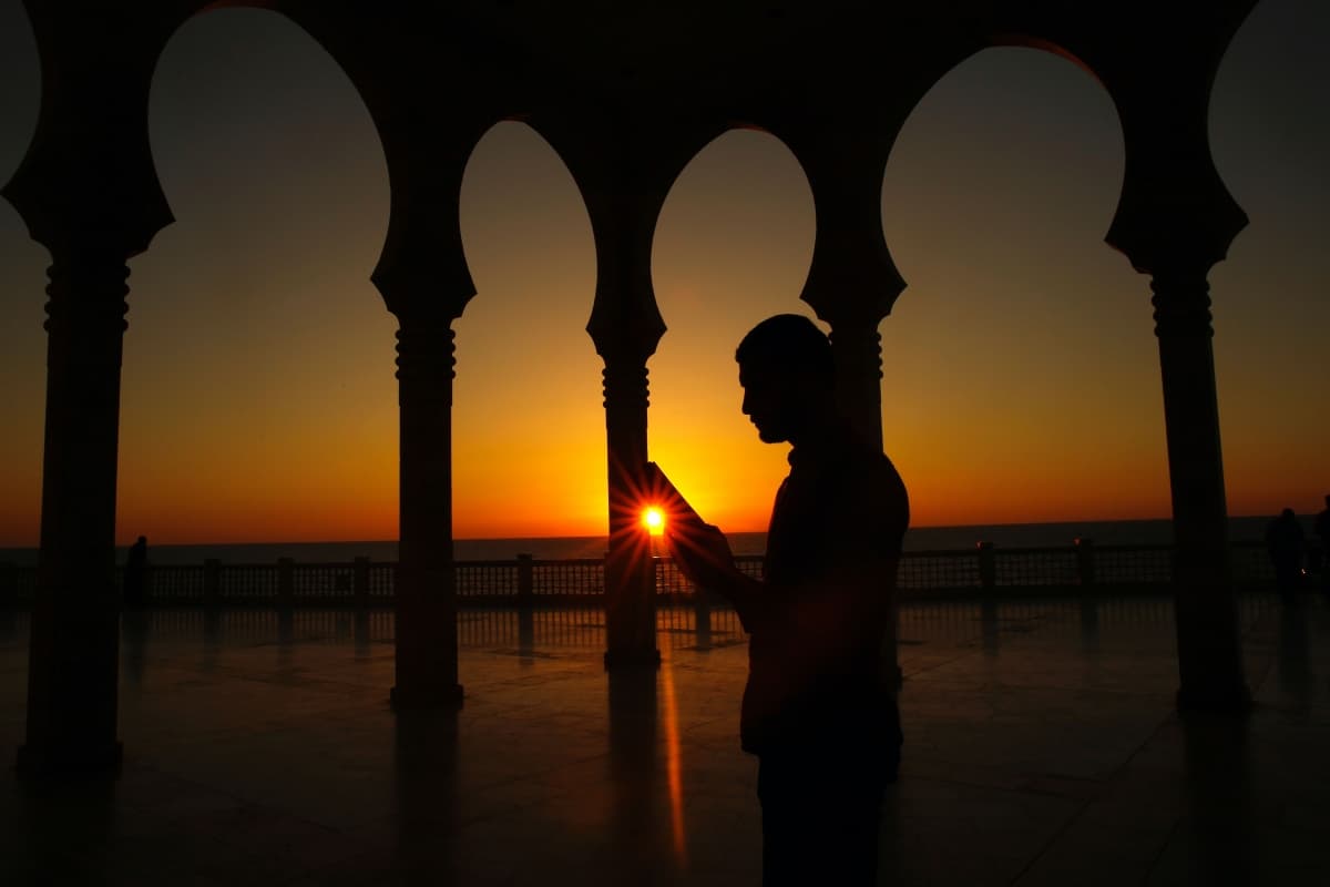 تحروا ليلة القدر في الوتر من العشر الأواخر من رمضان