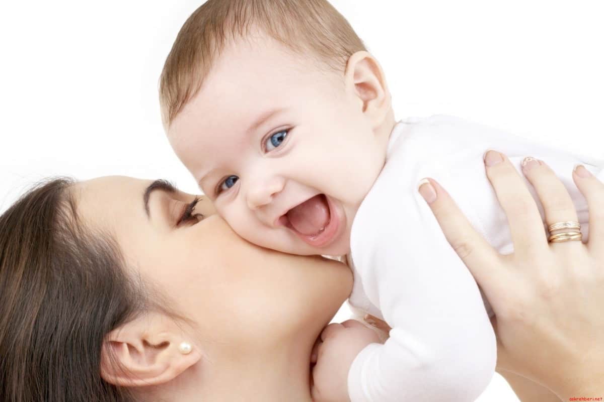 كم مل يحتاج الطفل بعمر 10شهور من الحليب
