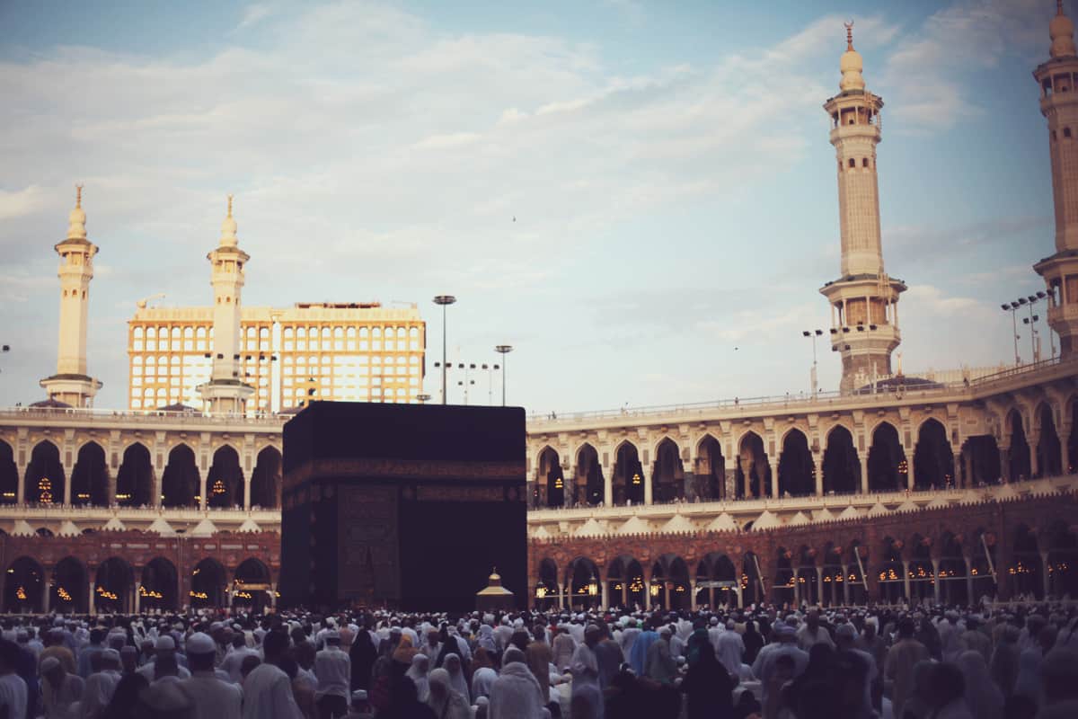 من اعتمر في رمضان كمن حج معي