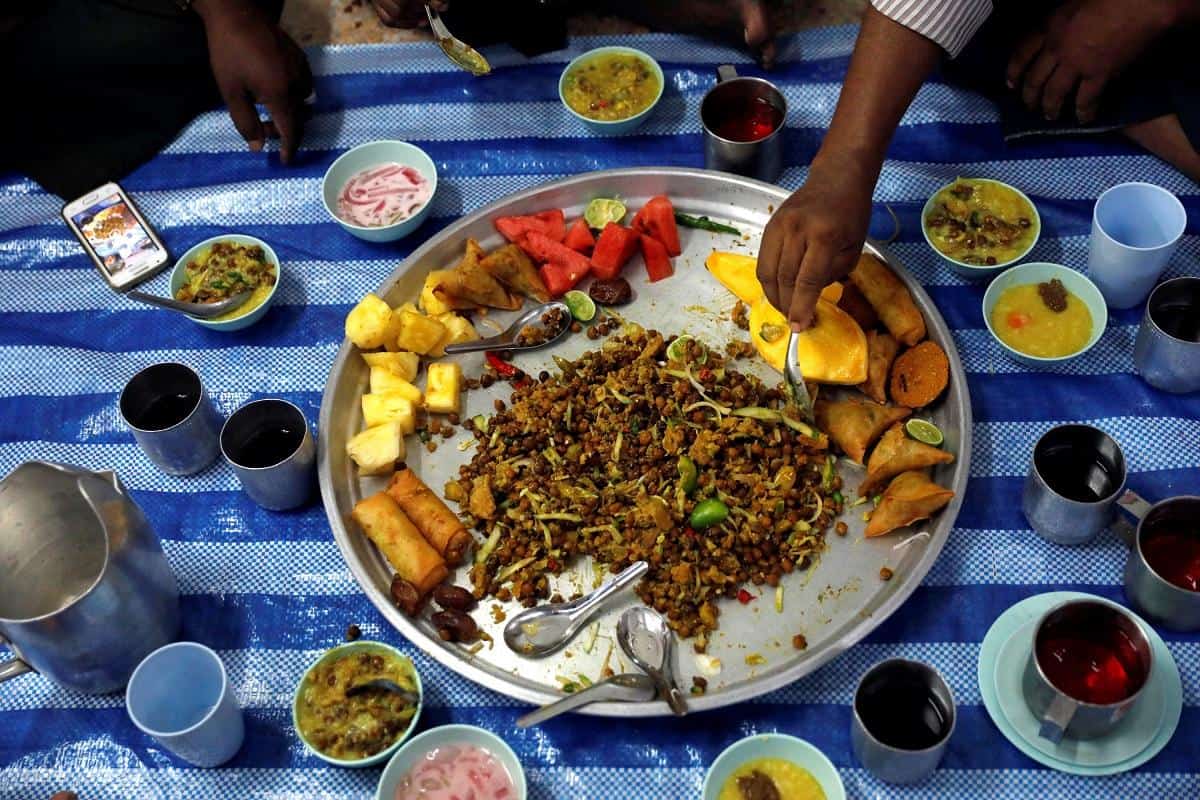 كفارة وحكم من افطر رمضان متعمدا