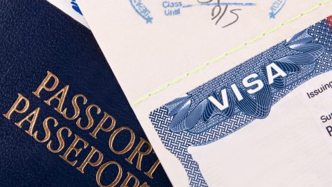 الاستعلام عن صلاحية التأشيرة من خدمة مقيم