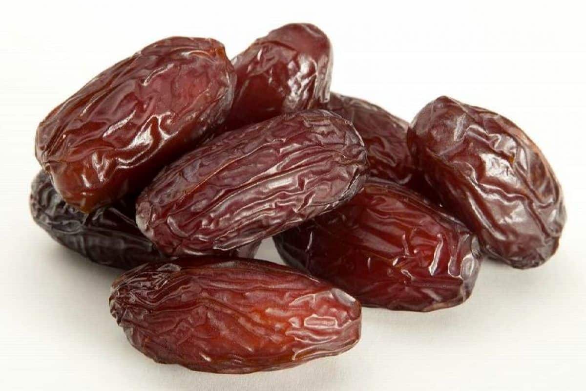 فوائد التمر على الريق صباحا