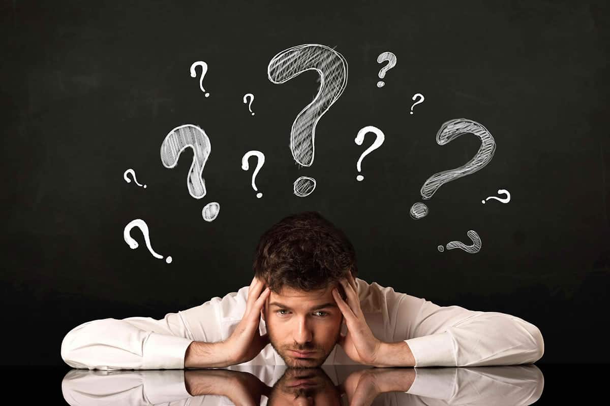 ما هو الشيء الذي لا يجري ولا يمشي