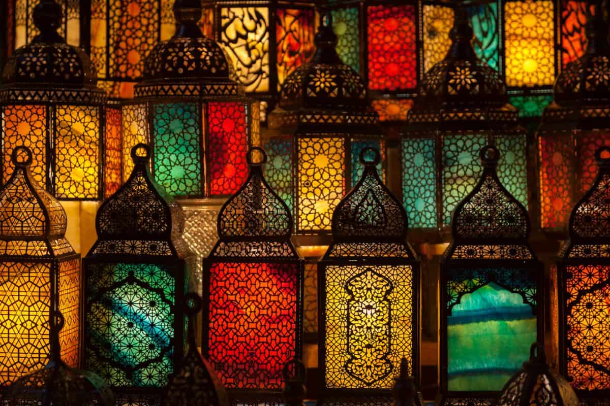 هل من البدع المحدثة في شهر رمضان الاحتفال بليلة القدر