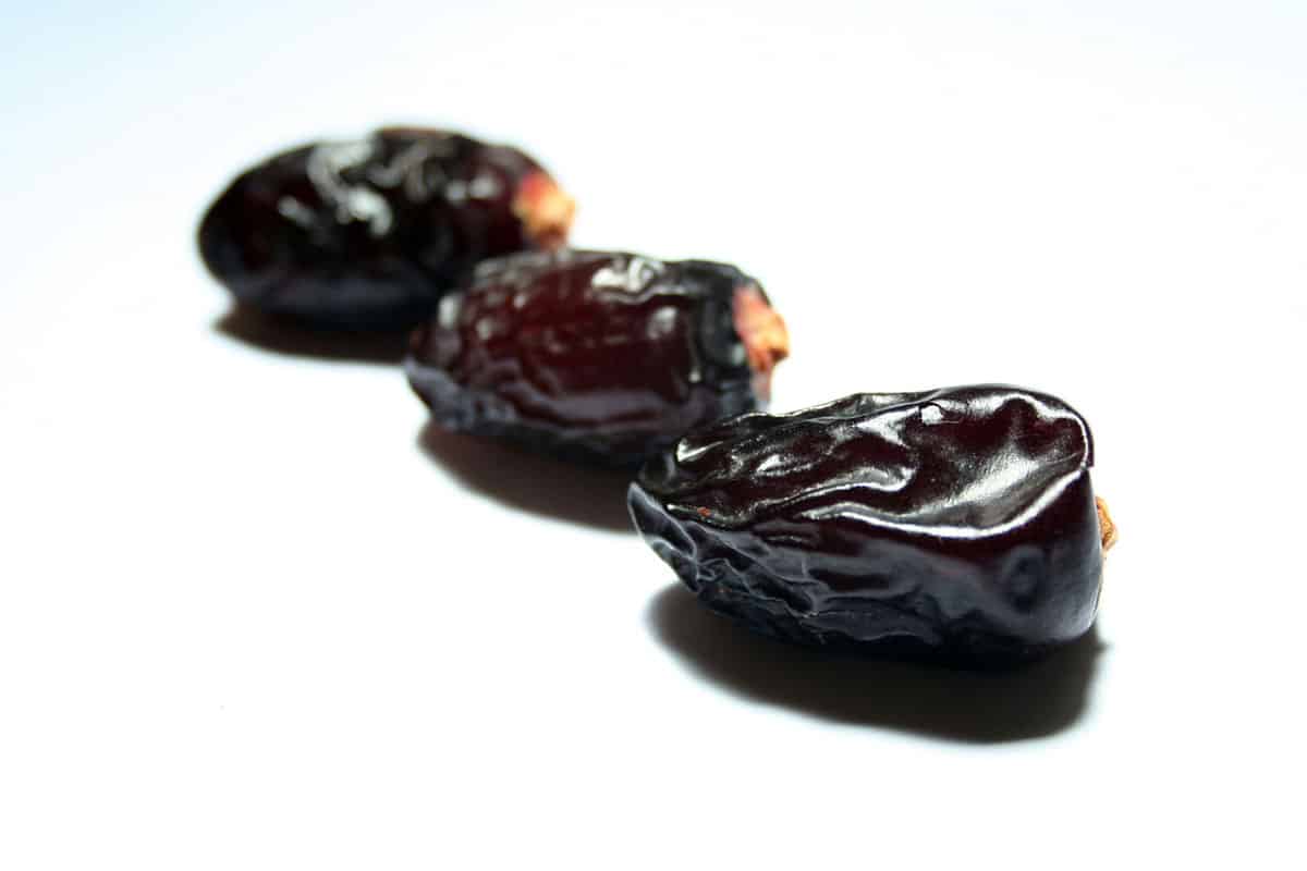 ما هي فوائد الرطب