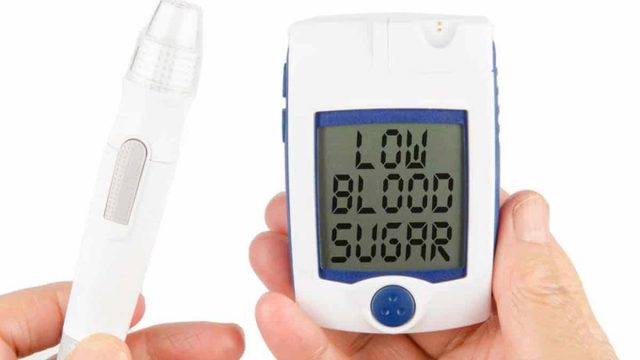 انخفاض السكر اسبابه واعراضه وطرق علاجه