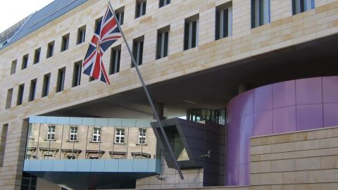 شروط فيزا السفارة البريطانية في دبي