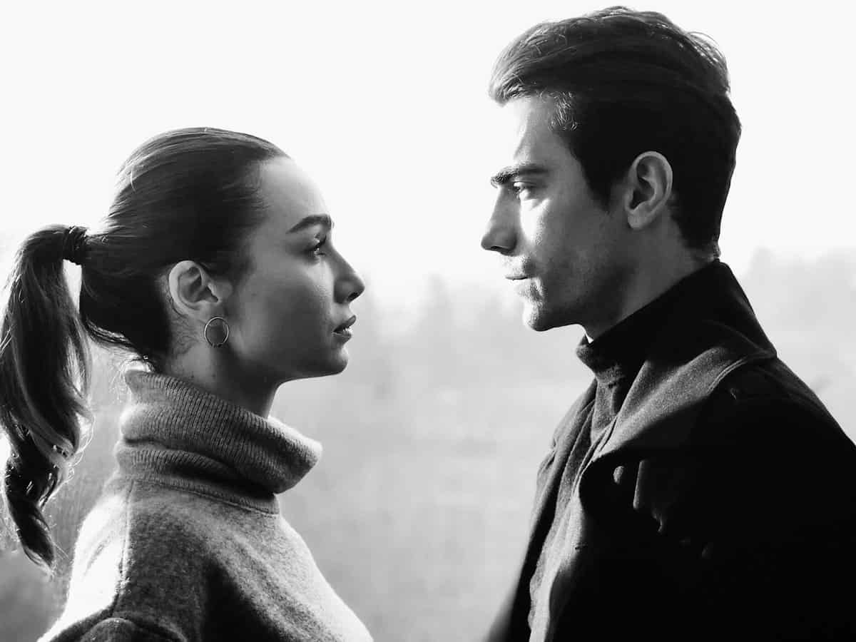 قصة عشق حب ابيض واسود